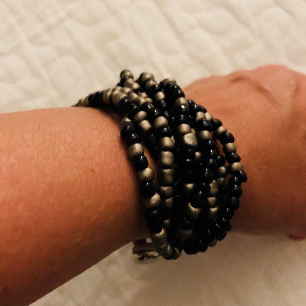 Black and silver bead bracelet for women